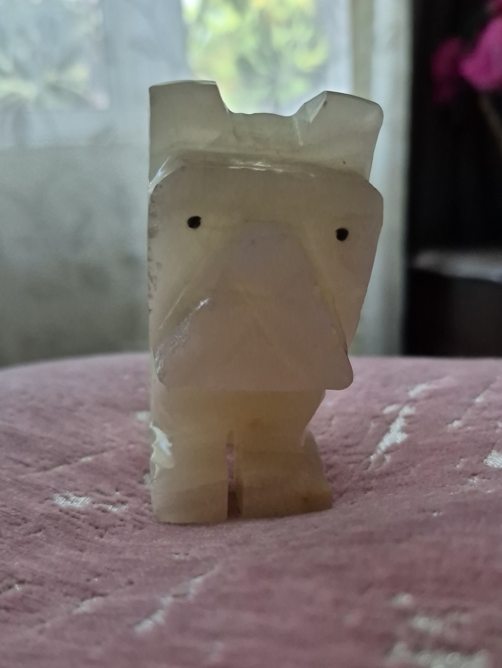 Natural Stone Scotty Dog Figurine for Pets Décor Cream